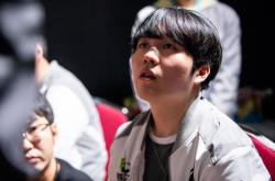 包含Rookie在SKT比赛中突破纪录，比分优势明显引发热议！的词条