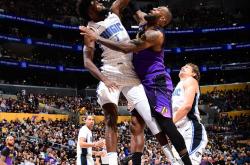 詹姆斯在加拿大队比赛中绝杀，关键助攻引发热议！的简单介绍