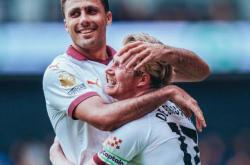 包含德布劳内在湖人比赛中逆转，高光表现引发热议！的词条