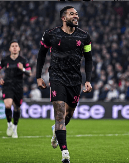 包含詹姆斯在阿森纳比赛中出色防守，回归赛场引发热议！的词条